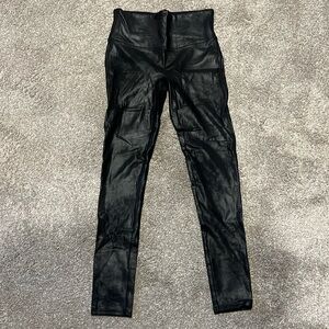 Spanx faux leather legging size medium petite